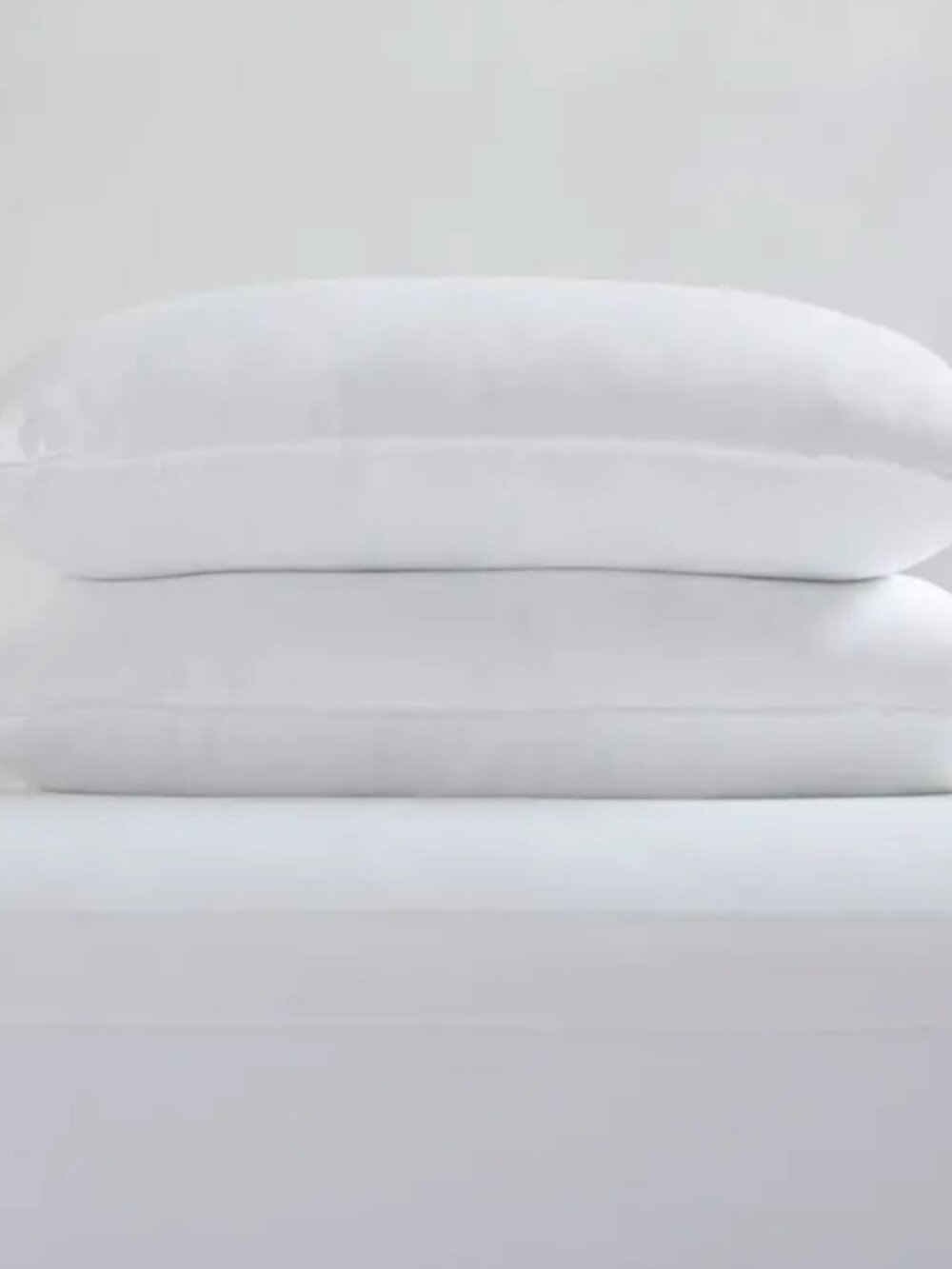 NWT Serta Classic Bedding Bundle: Sheets, Pillows, Mattress Protector (Full) - Picture 3 of 7
